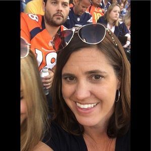 Meet your Posher, Crystal